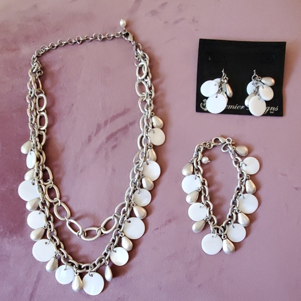 Premier Designs jewelry set